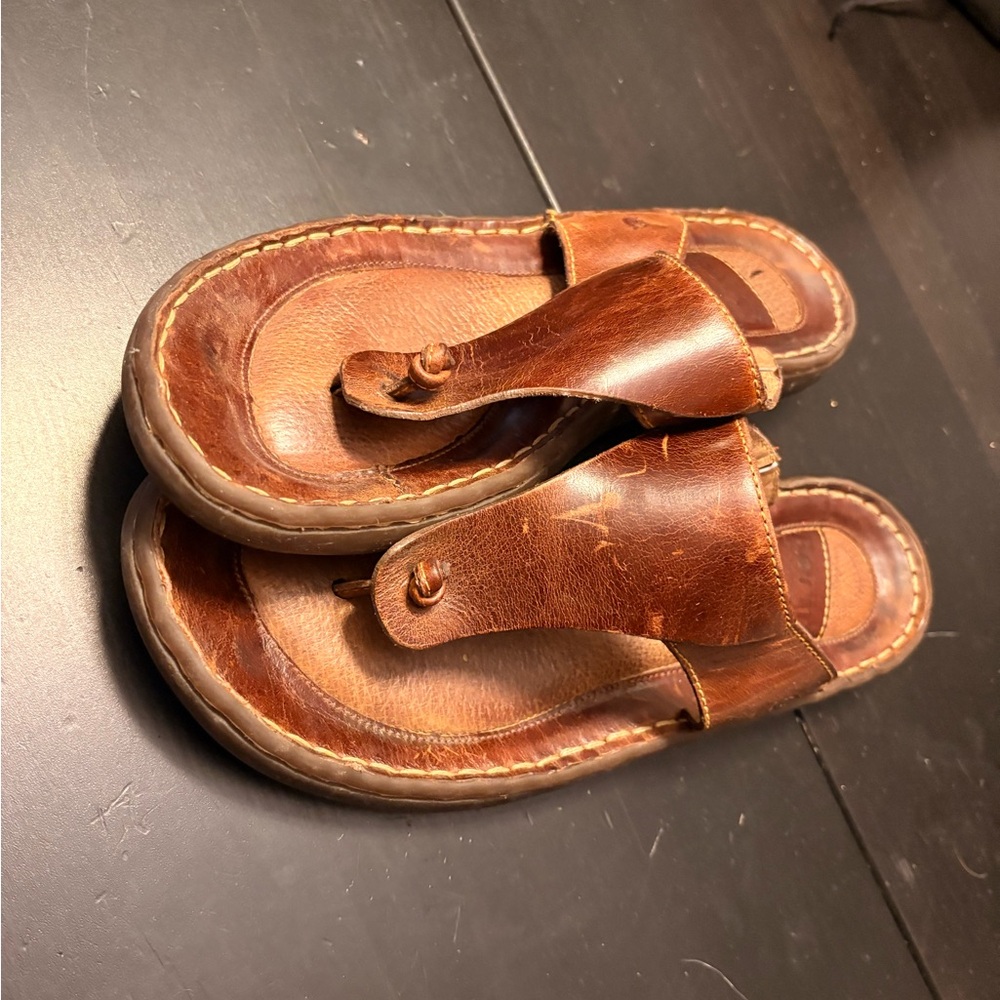 Born brand women’s Brown Leather Sandals